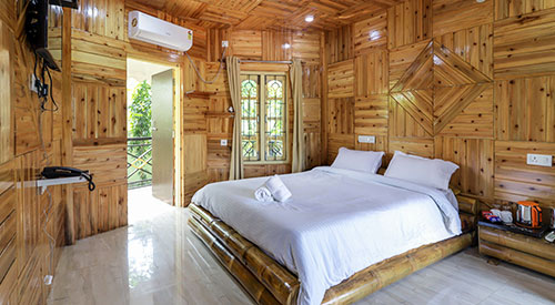 Cottage Room